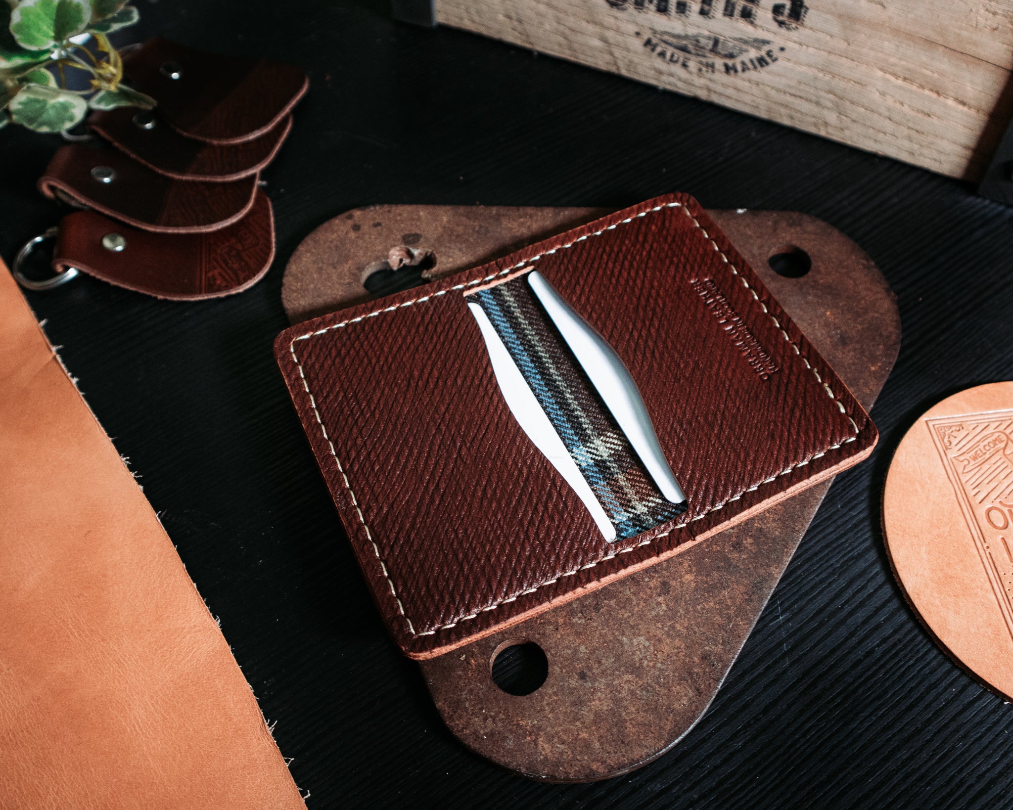 The Mini Islander - Handmade Leather EDC Wallet