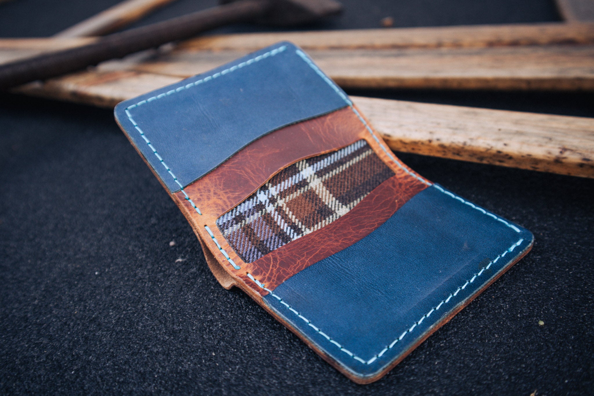 Chieftain wallet lined with tartan